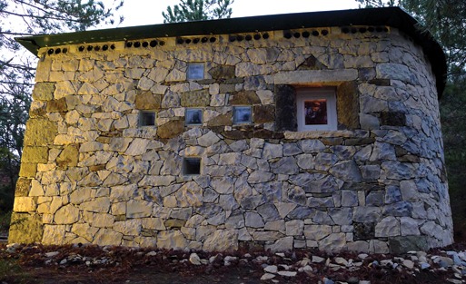 Natural Stone  Accessorizing with Stone
