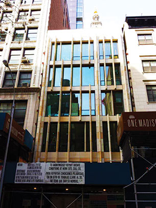 Western Specialty Contractors installed a custom-designed rainscreen system and terra cotta facade on one of Manhattan, New York’s most luxurious condominium high-rise buildings. 